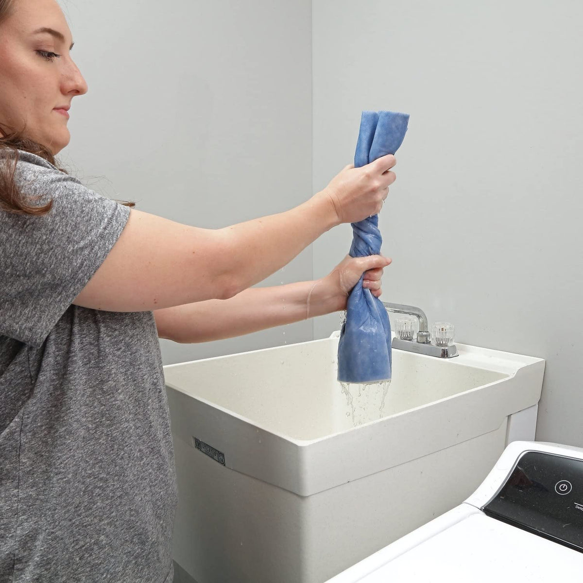 PIG Water Absorbing Kit - 10-Gallon Absorbency per kit - Blue - PM50491